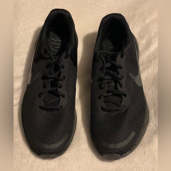 NIKE Revolution 7 Black Size 11 Shoes - Picture 4 of 13